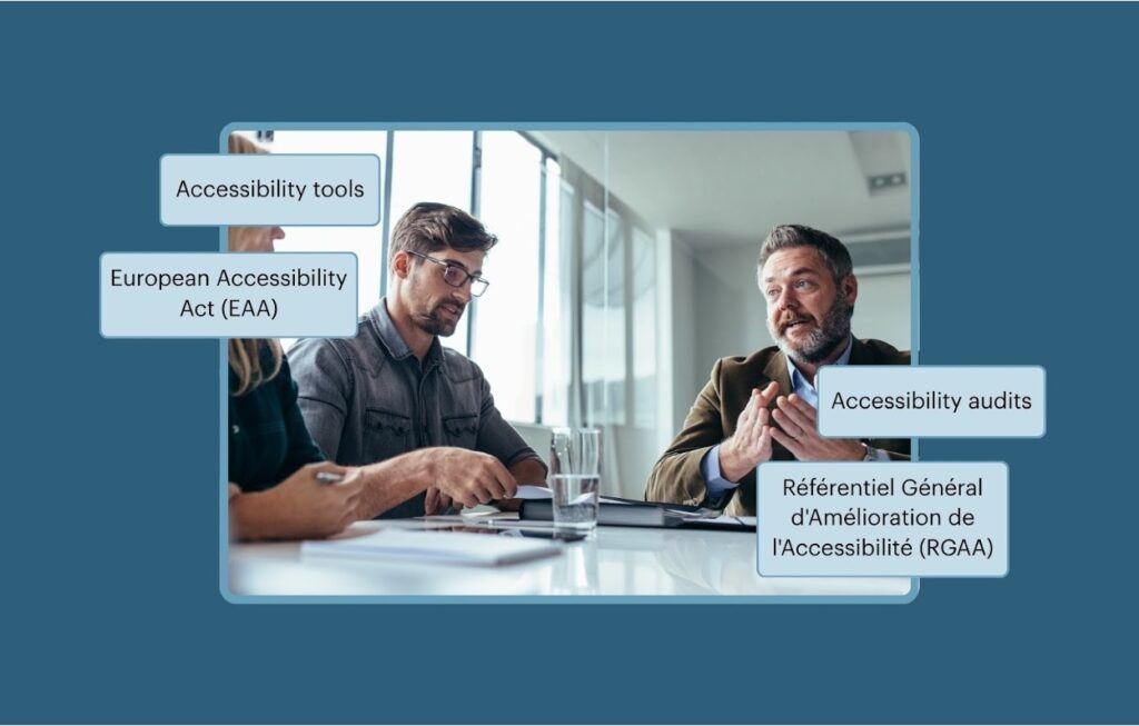 Deux professionnels discutent d'accessibilité numérique RGAA et EAA autour d'une table